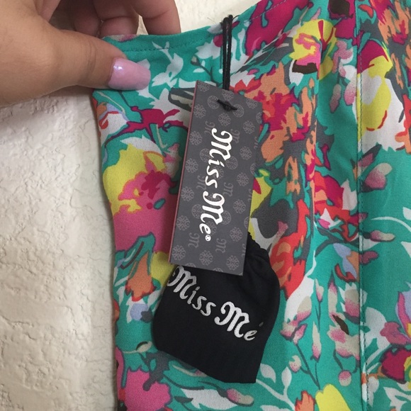 🚨SOLD 🚨 Miss Me Multicolor 90’s Inspired Midi Floral Dress - Picture 4 of 8